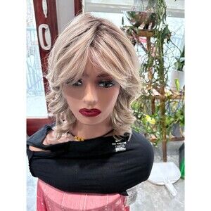 Belle tress “Granada” wig in color Crushed Almond blond-R New